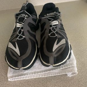 Men’s 11.5 Brooks PUREFLOW  running shoe. Used